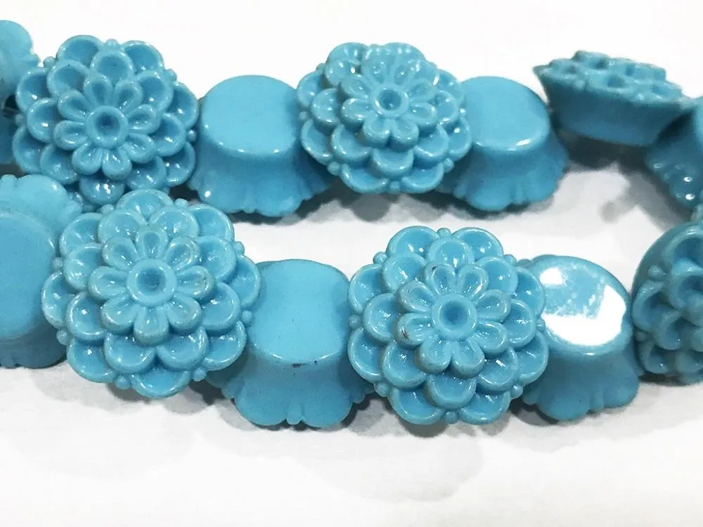 Blue Plastic Flower Stones (18 mm)