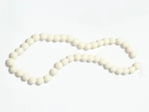 Cream Circular Plastic Beads - 10 mm