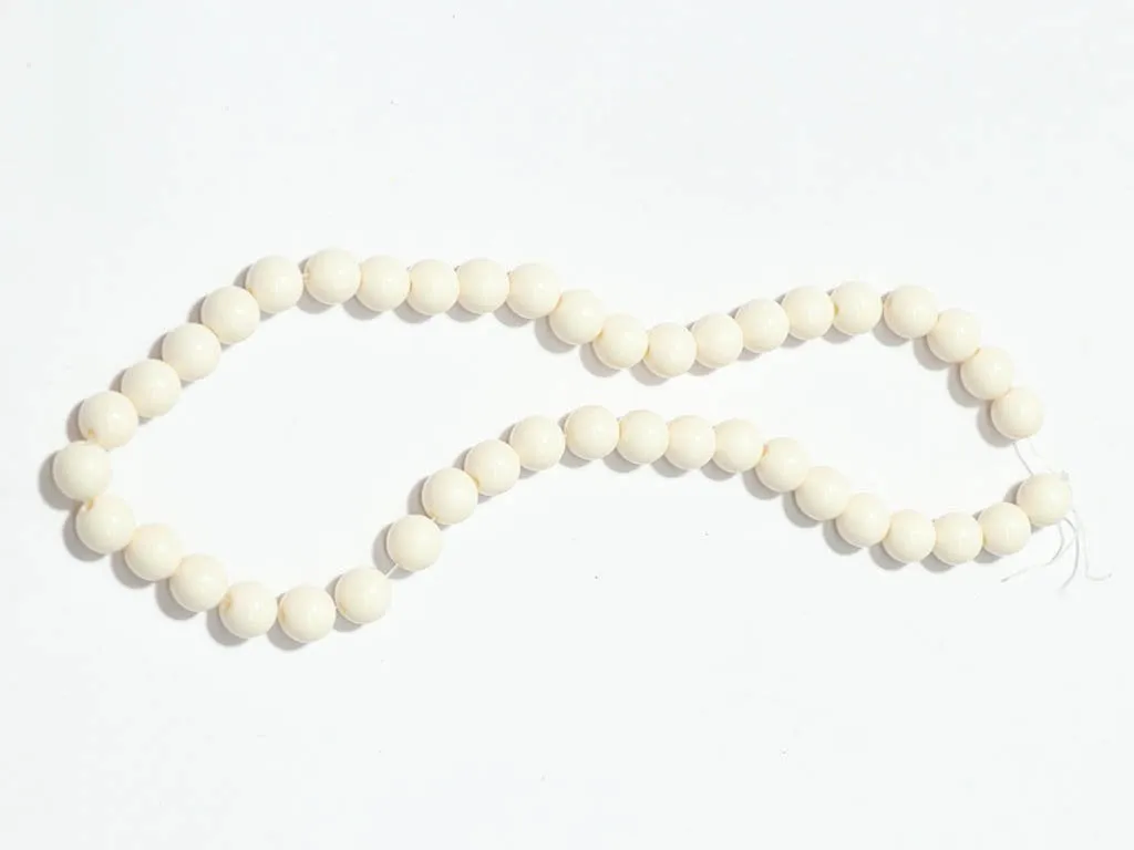Cream Circular Plastic Beads - 10 mm