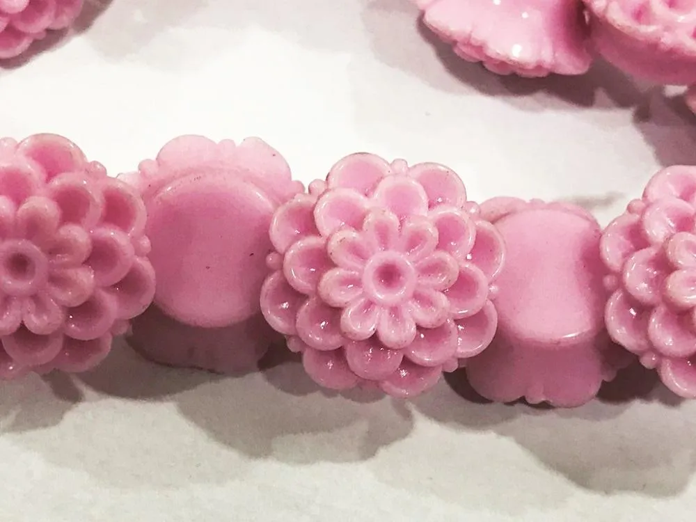 Pink Plastic Flower Stones (18 mm)